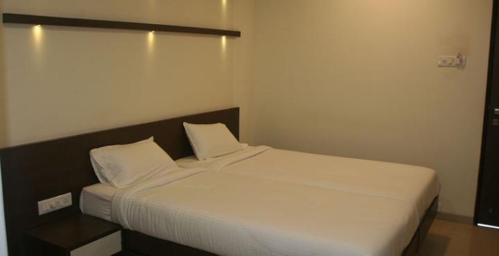 Hotel Girnar
